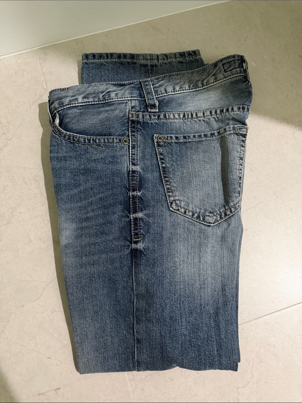 Express Men's Straight Fit Medium Blue Jeans